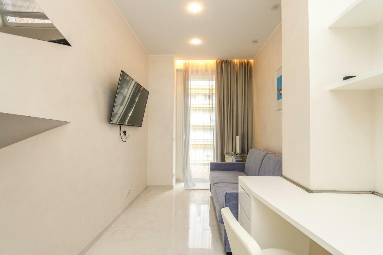 Seafront Modern Apartment Ницца Экстерьер фото
